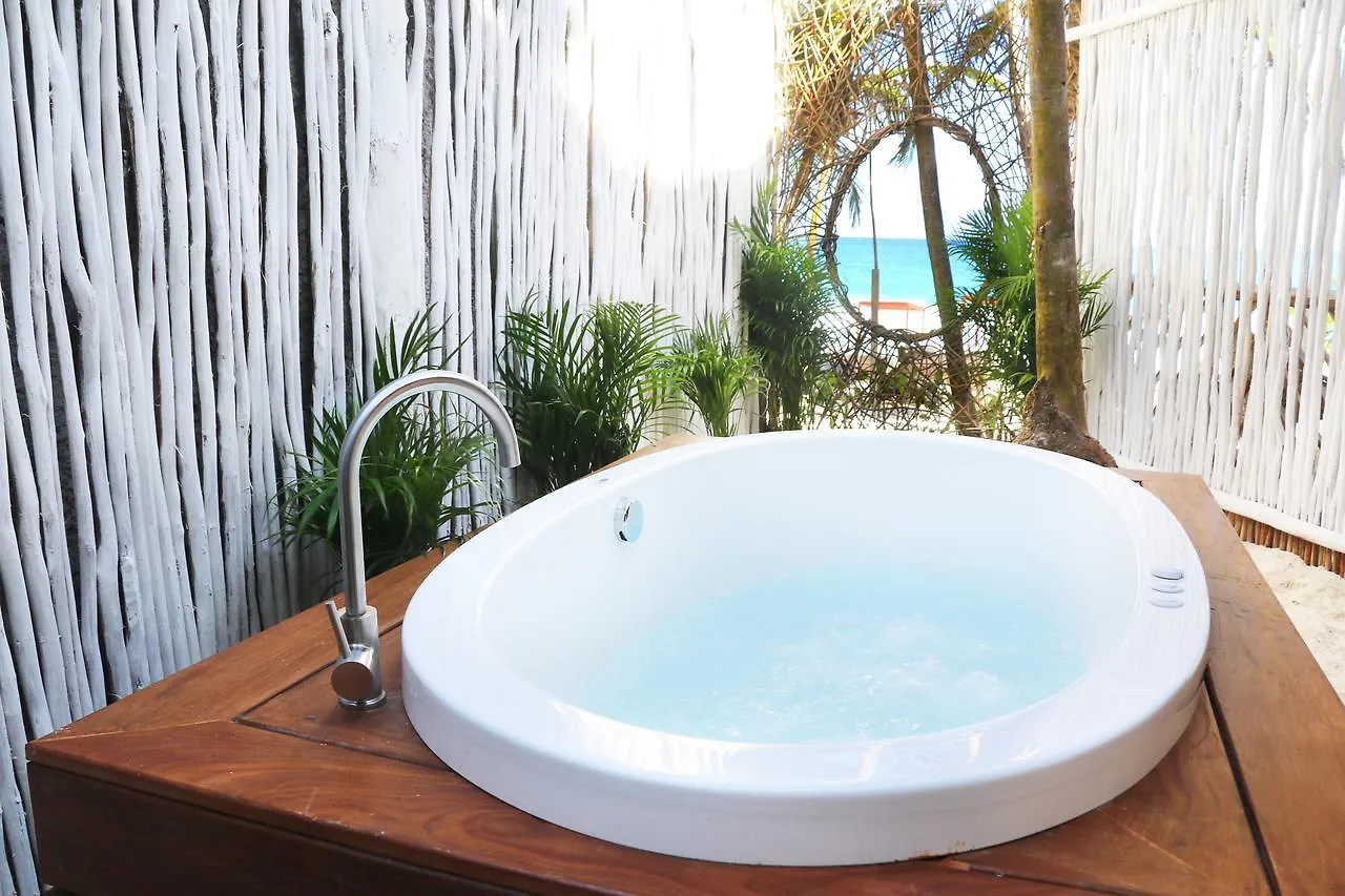 Los Amigos Beach Hotel Boutique Tulum